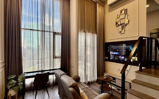 Knightsbridge Space Ratchayothin