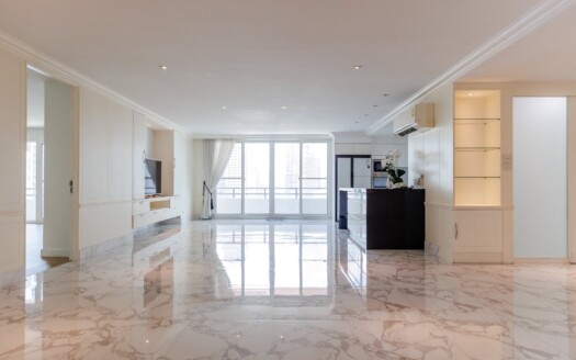 Wattana Heights Condominium