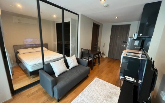 Altitude Samyan – Silom