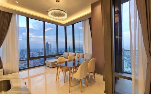 Ashton Silom